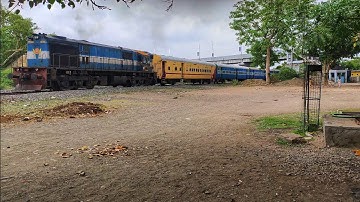 Powerful Action Show of VaTvA WDM 3D 11196 with Somnath-Ahmedabad Intersity Express at Rajkot Outer.