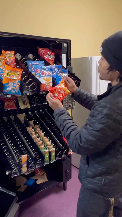 This Is How To Load Up A Snack Vending Machine #vendingmachinebusiness #tips