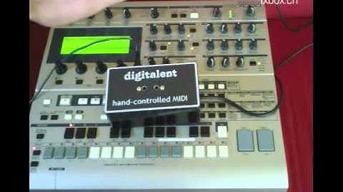 Yamaha RS7000 and HandMidi - optical Midi controller