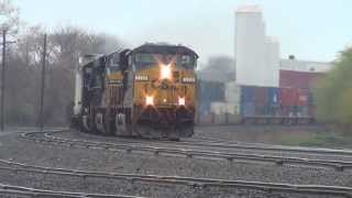 Fast CSX Intermodal Train goes around the Bend