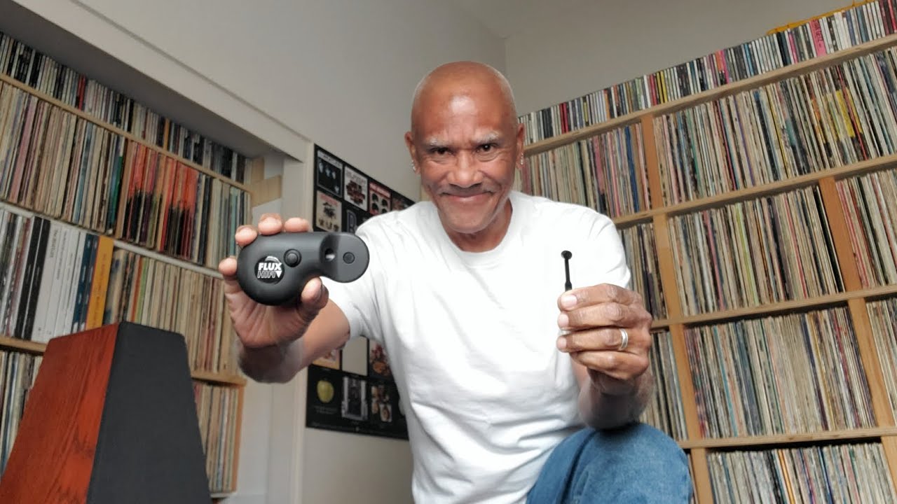 How I clean my turntable phono cartridge stylus, what do I use ?