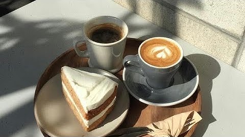 Barista POV Night Shift — Making Aesthetic Coffee Drinks (Calm Café Vibes)