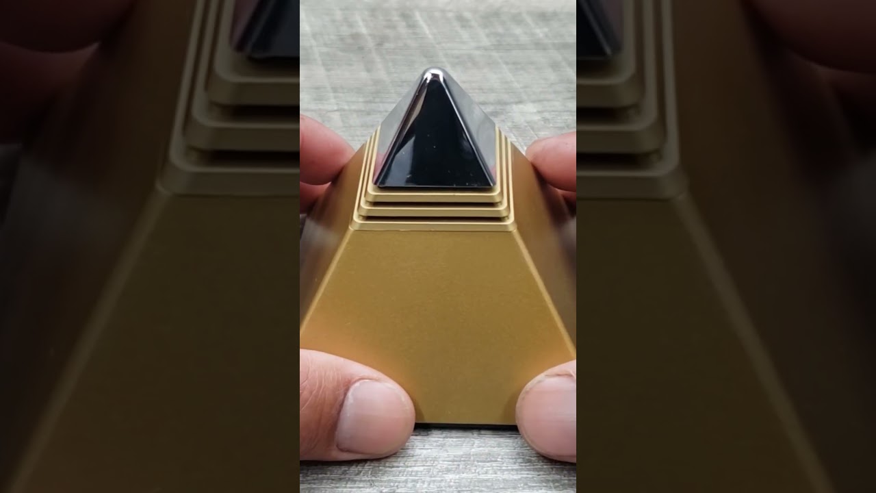 Seiko Pyramid Talking Alarm Clock - YouTube