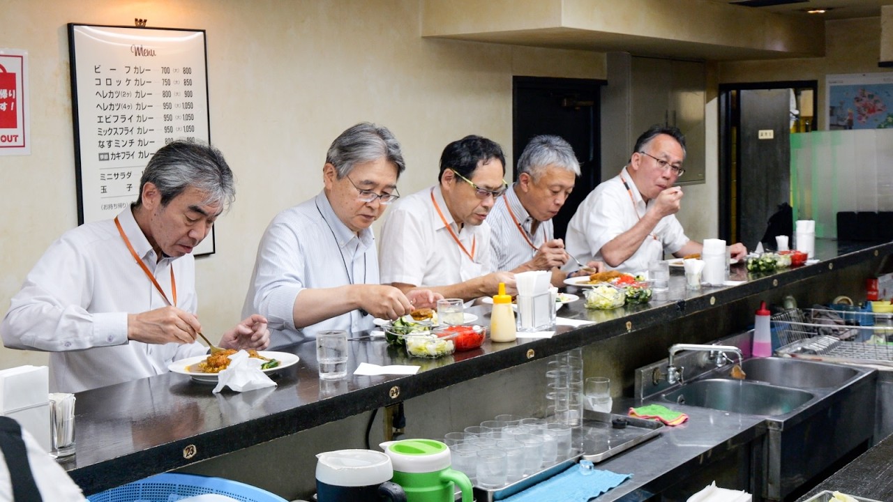 男心を揺さぶる王道欧風カレー！大阪で働く男たちを支える家族経営カレー店丨Best Curry Shop in Osaka