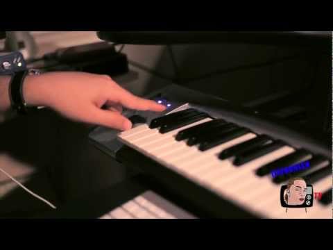 Producers Tutorial: What is Transpose? / How to Transpose on your MIDI Keyboard???