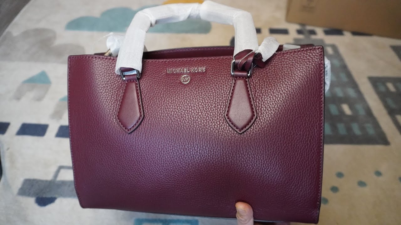 unboxing michael kors bag to return - YouTube