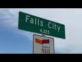 Un documentaire sur une petite ville  falls city nebraska