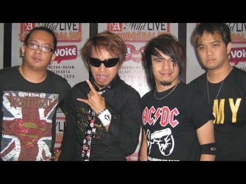 Radja - Manusia Biasa (Piano Version) (Official Music Video)