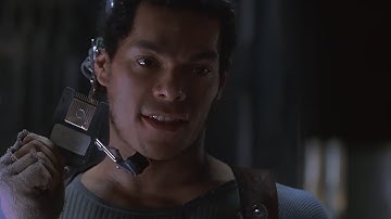 В Нео загружают боевые искусства. Хочешь добавки? Конечно!  Отрывок из фильма Матрица №14