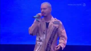 Video thumbnail of "Que Pretendes - J Balvin & Bad Bunny (Oasis) En Vivo (2)"