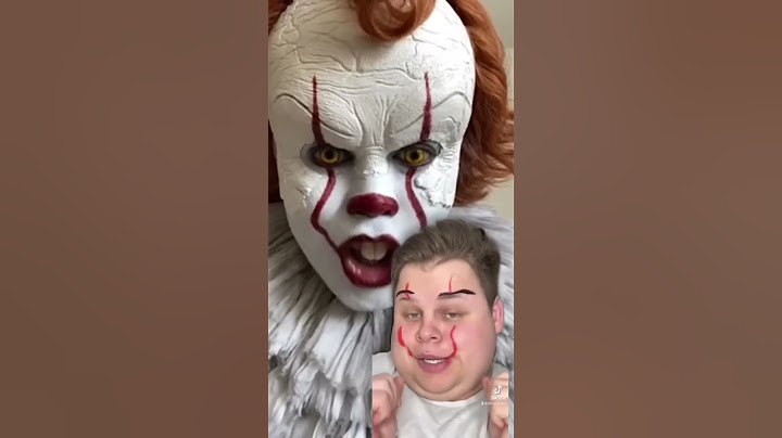 Pennywise reacting to makeup transformation 🎈#shorts