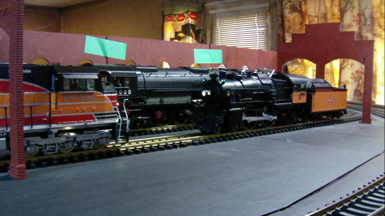 USA Trains Big Boy, SD70 & Lionel Atlantic In Korber Enginehouse!!