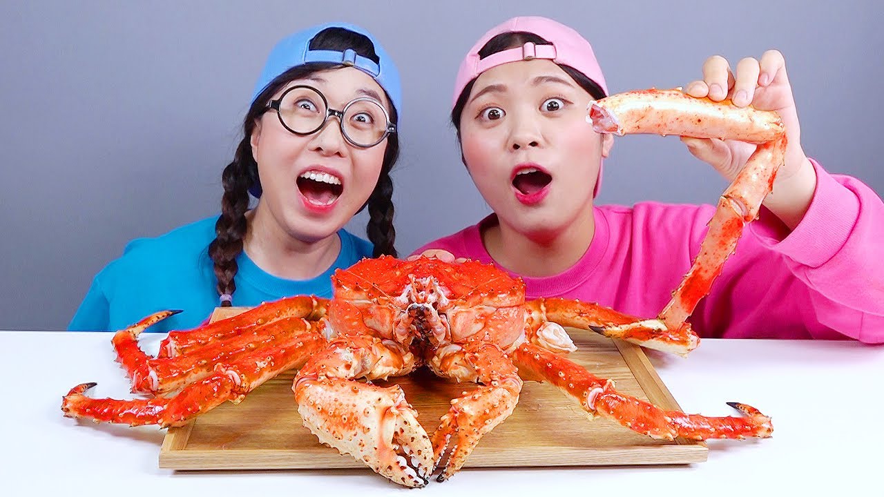 ⁣Mukbang Cua Hoàng Đế Siêu Hải Sản DONA Việt Nam