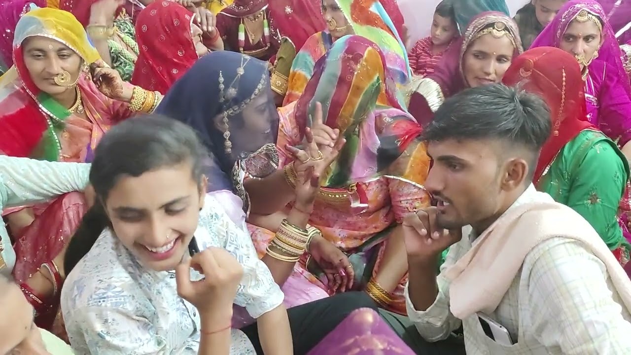 बना रखडी मोलाई तोला तीस तीस री बना नगीना लगाया सवा लाख लाख रा विकास मांजू खेतासर