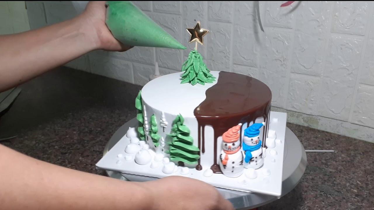 Amazing Cake Decorating │ Simple Christmas Cake Decoration│88│Bánh kem mùa Noel đơn giản