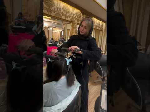 لما تروحي تفردي شعرك عند واحده بتحب شغلها قوي