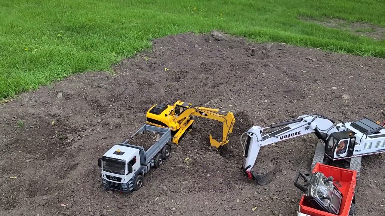 Bruder Caterpillar 320 Excavator RC Conversion with Magom Parts.