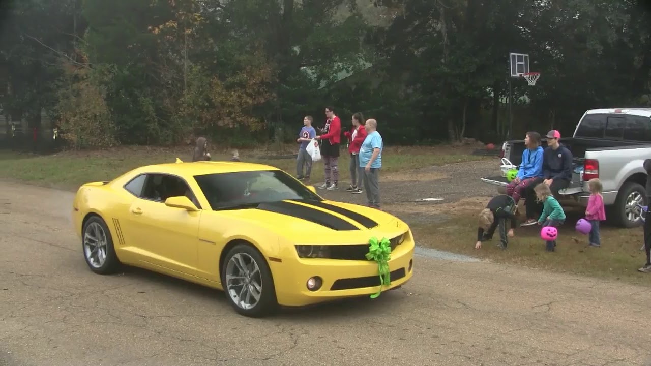 HARRISVILLE CHRISTMAS PARADE 2017 YouTube