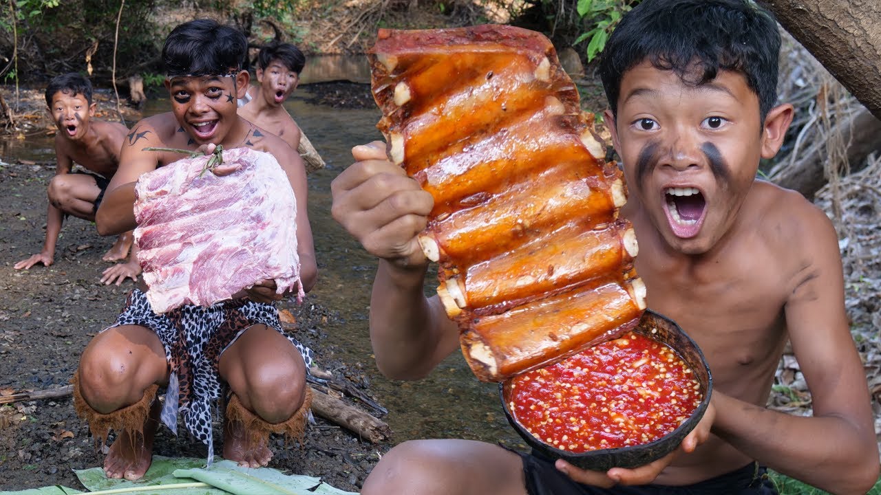 Primitive Wildlife - Find Food Meet Man&Cooking Pork Rib - Eating delicious