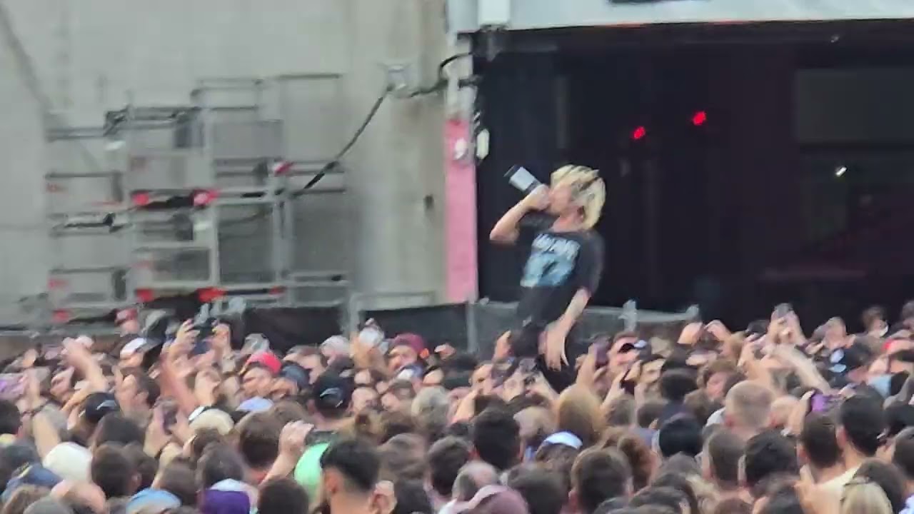 One OK Rock - 05. C.U.R.I.O.S.I.T.Y. - Stade de France Saint-Denis Paris le 11/07/2025