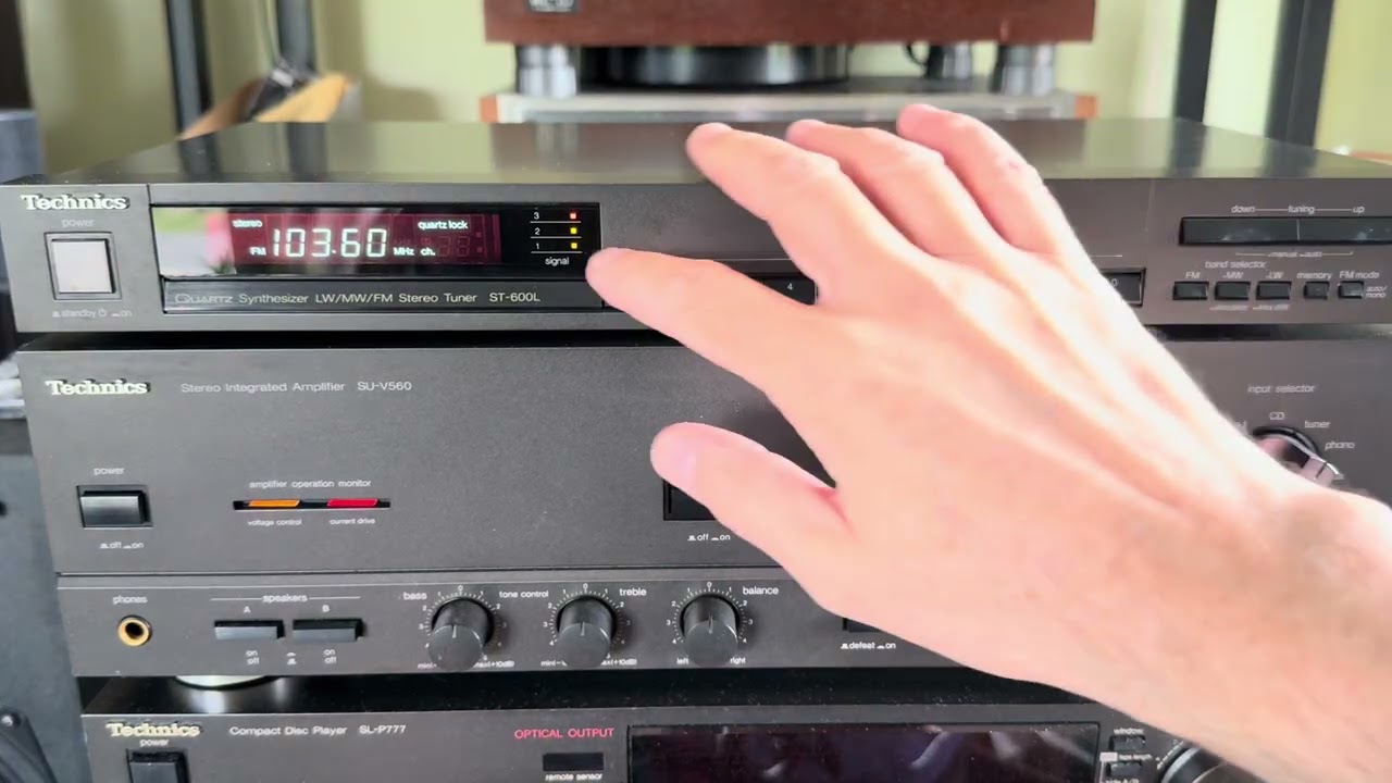 Vintage Technics ST-600L, Quartz Synthesizer, LW/MW/FM Stereo