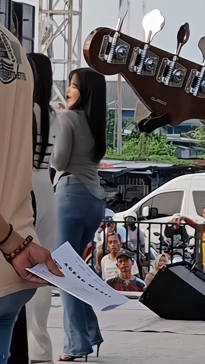 Goyangan Laila Ayu Meresahkan Penonton #agengmusik #lailaayu #dhehan_audio