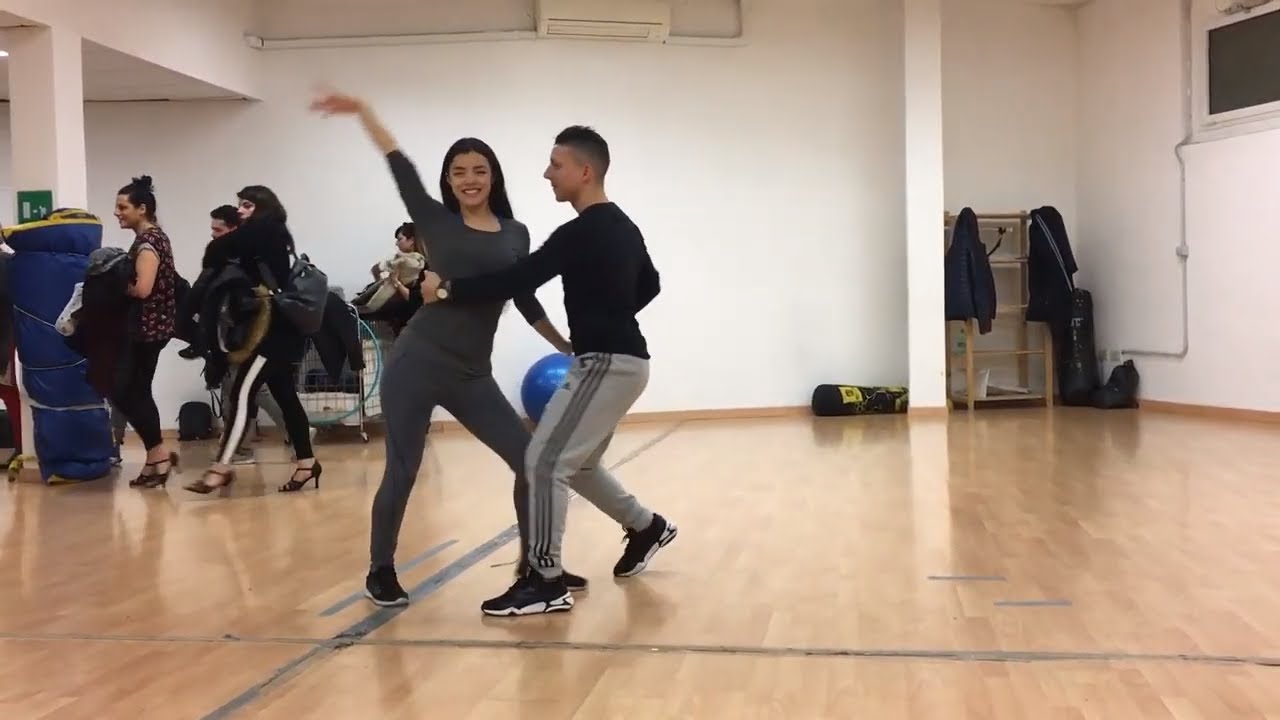 Bachata Principianti Firenze Video lezione 1 - YouTube Bachata Principianti Firenze Video lezione 1 - YouTube