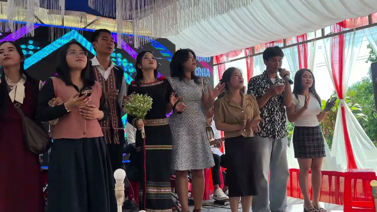 Đám cưới trong chúa | và những người bạn thân trong chúa hát tôn vinh chúa 