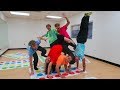 HILARIOUS FAMILY TWISTER CHALLENGE!!!