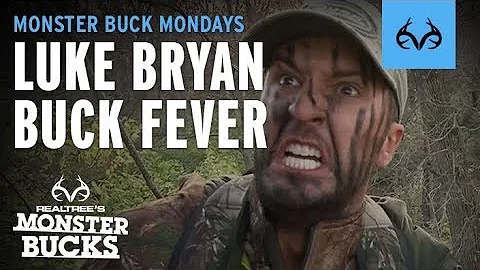 Luke Bryan Gets BUCK FEVER In Illinois | Monster B...