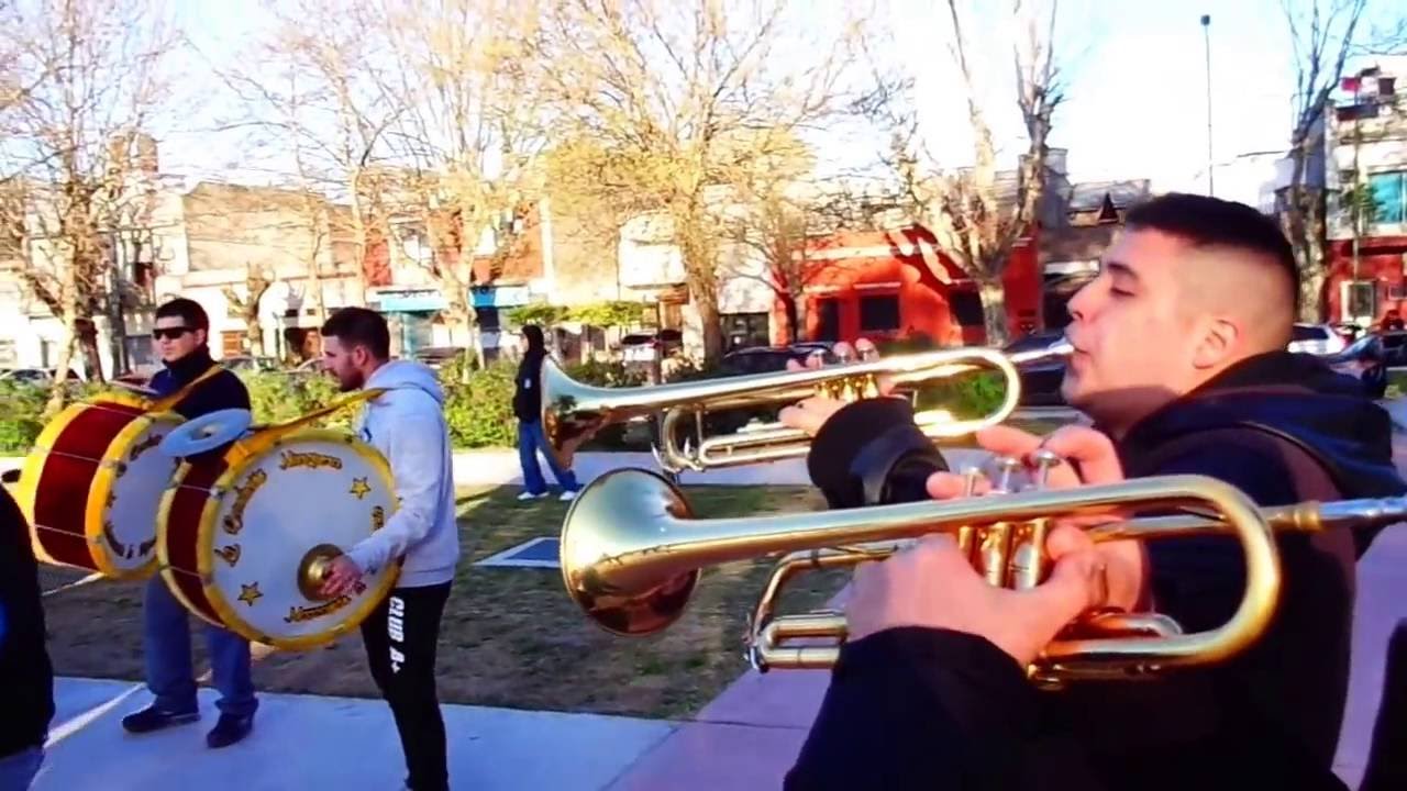 Plaza Las Toscaneras de Villa Real con la Murga Los Revoltosos (ensayo)