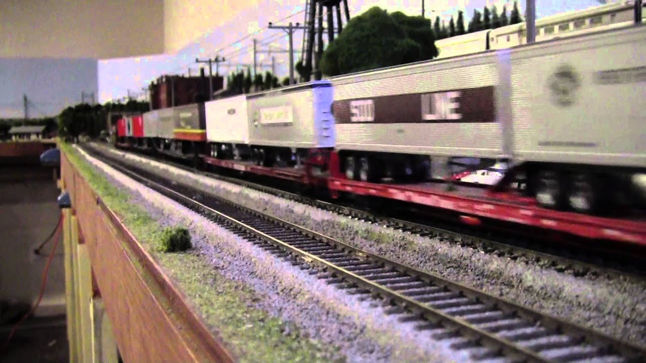 HO Model Railroad PRR Kato GP35s Lead Piggyback Train. - YouTube