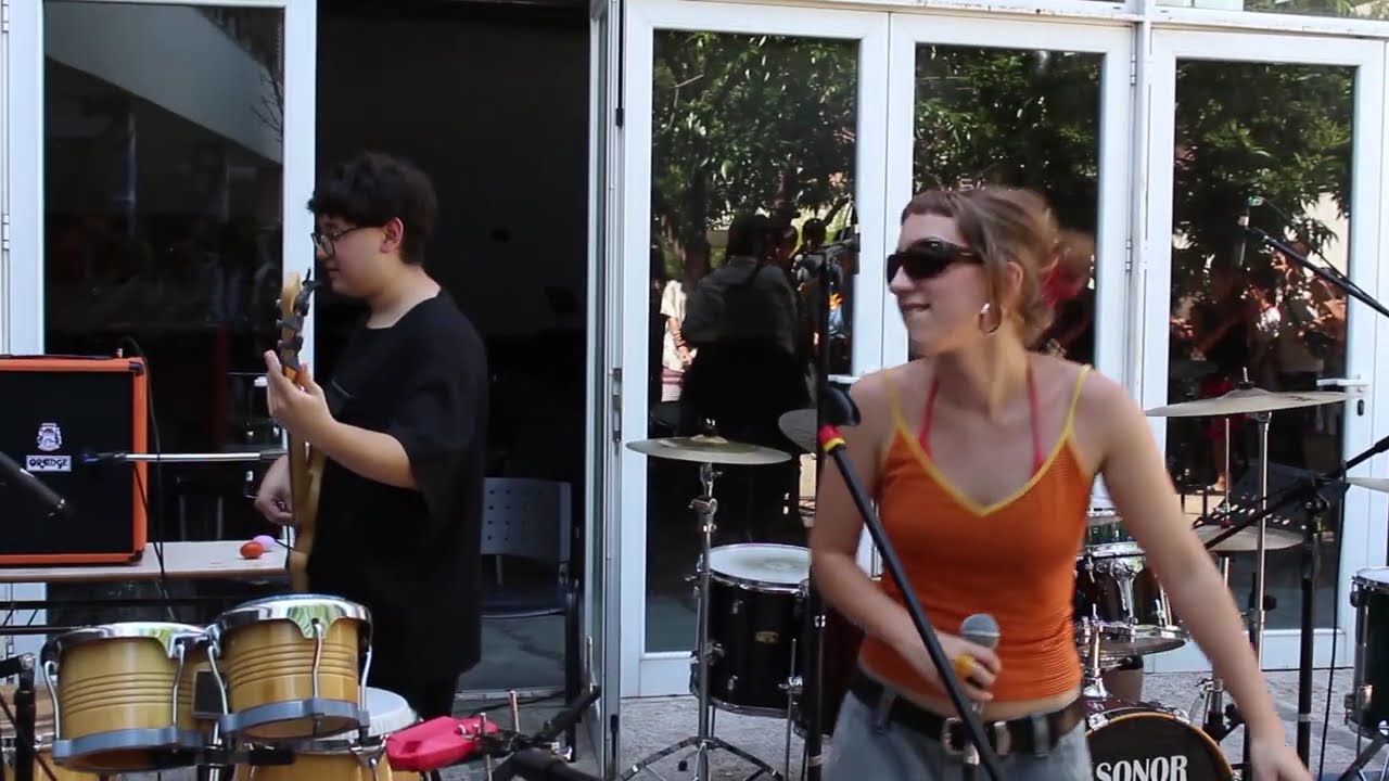 MOVIDA - Manu Torres