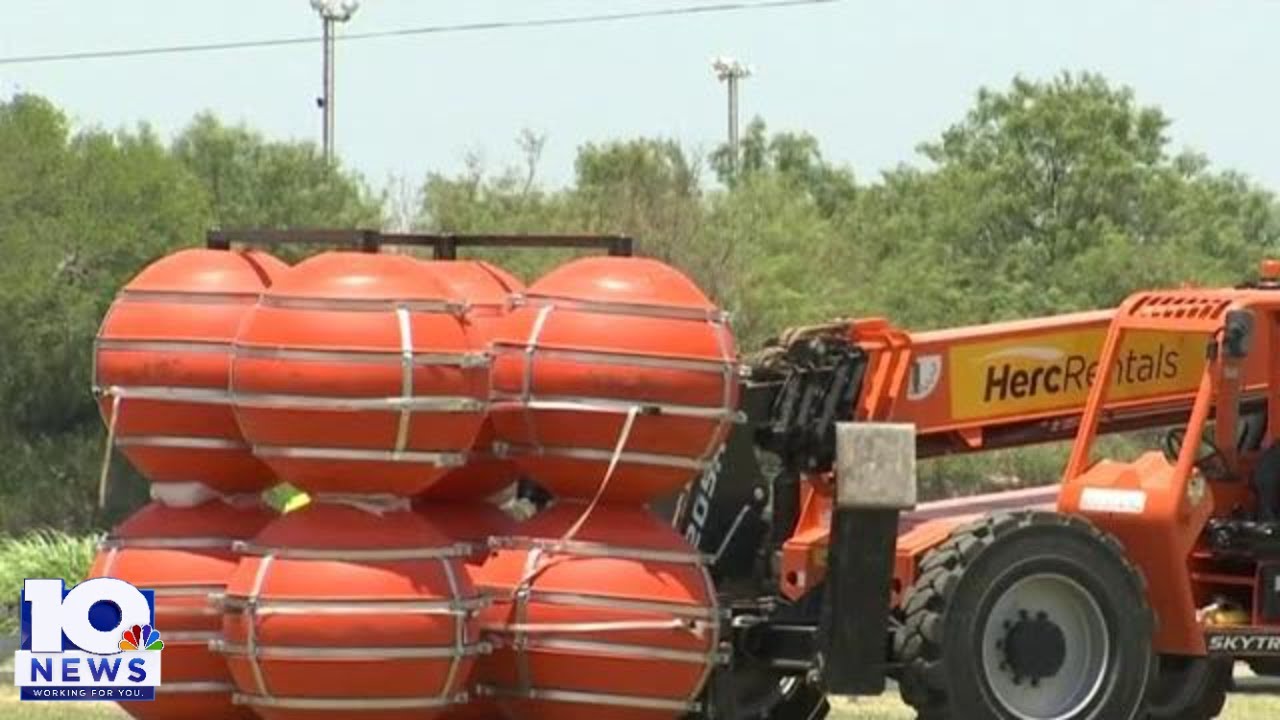 Texas officials install floating border barriers - YouTube