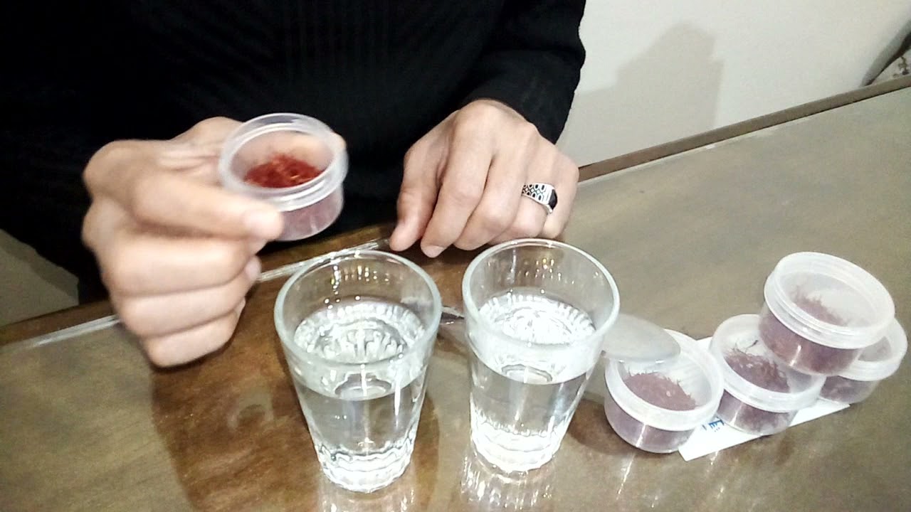 طريقة شرب الزعفران مع الماء الساخن وماهيا أهم فوائده  وكيف يأخذ مع الوجبات الغذائية