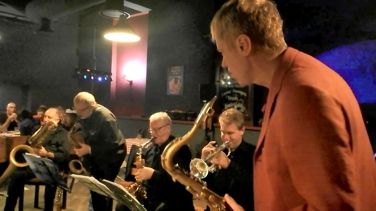 The World is Waiting for the Sunrise - Red Pellini Gang