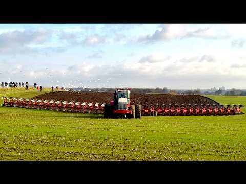 385 Modern Agriculture Machines Operating at Peak Efficiency
