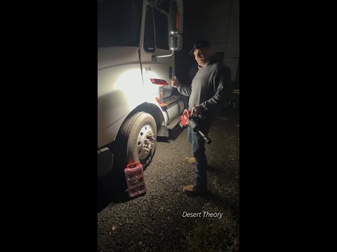 M18 FUEL™ 1" D-Handle Ext. Anvil High Torque Impact Wrench w/ ONE-KEY™ | 2869