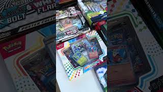 Did a quick visit at a packed outdoor pokemon card show! #pokemon #pokemoncards #pokemontcg