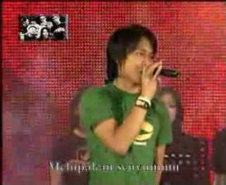 PETERPAN DI DAGO PLASA BANDUNG ( LIVE ) - JAUH MIMPIKU