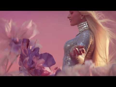 PARIS HILTON CELEBRATES WHAT MAKES AN ICON WITH THE DEBUT OF ICONIC QUEEN EAU DE PARFUM