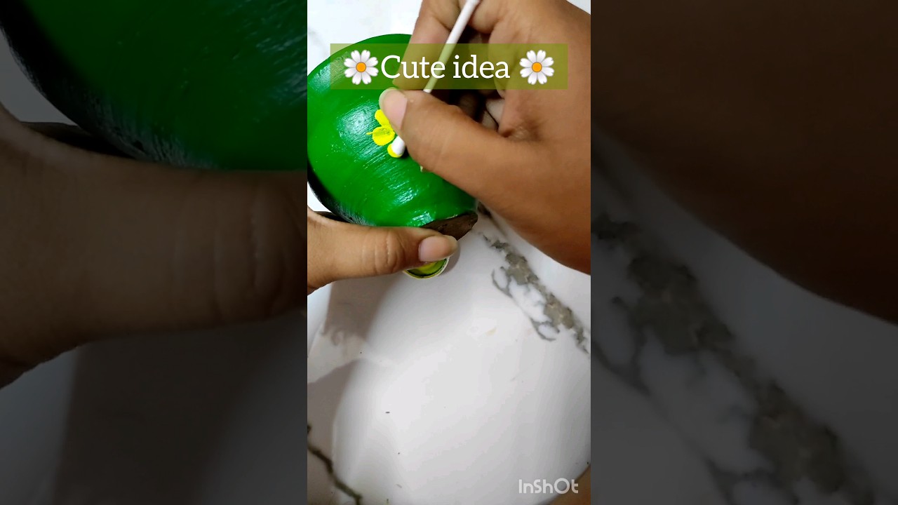 Easy pot painting with earbuds 💚🤍 