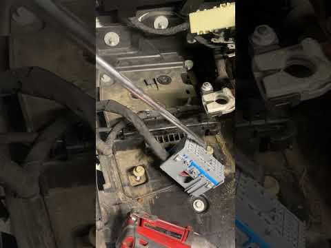 2019 – 2023 Jeep Wrangler Unlimited Auxiliary Battery Replacement #jeep #battery #cars #mechanic