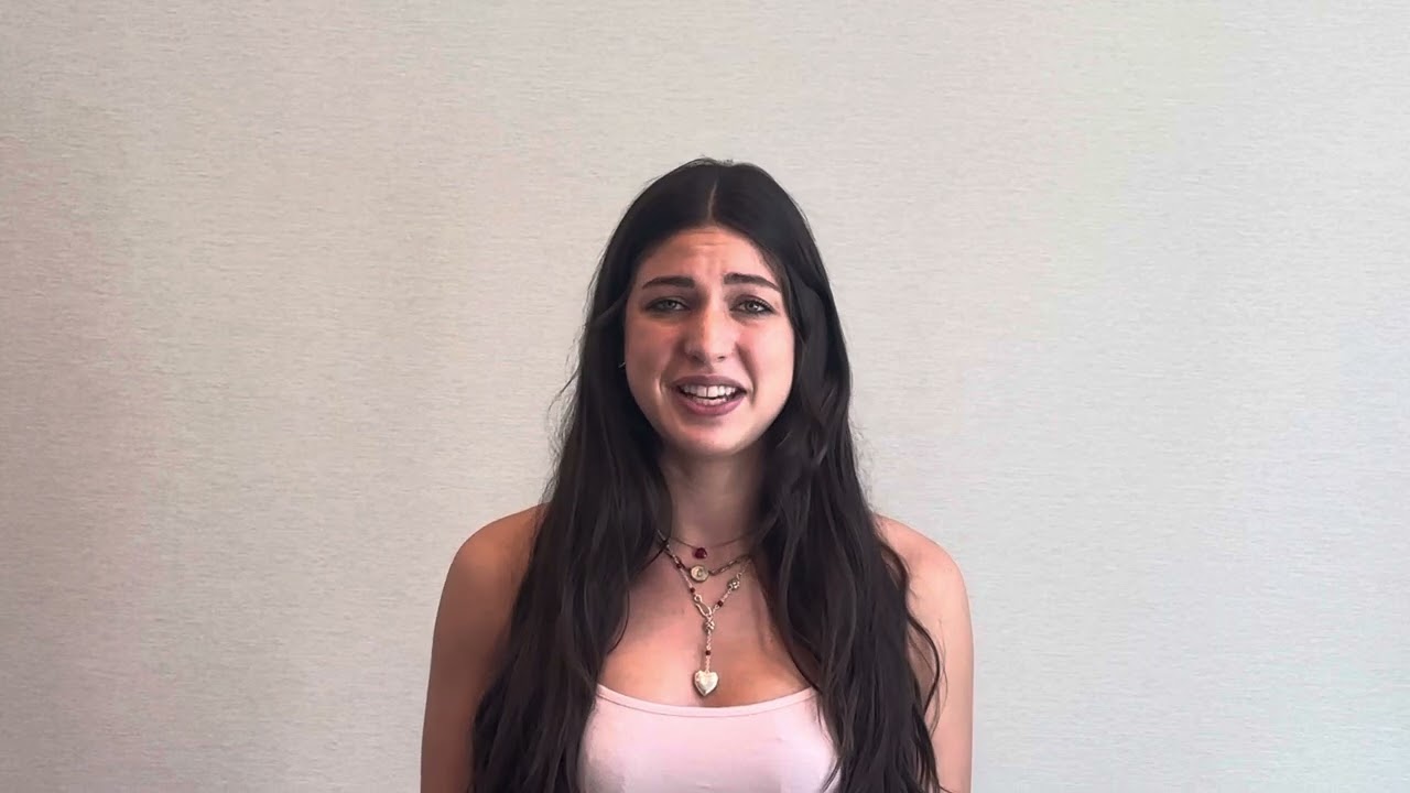 Carly Mandell sings 'Fly, Fly Away' preview