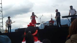 Carly Rae Jepsen singing Worldly Matters on Canada Day 2010-part 3/9