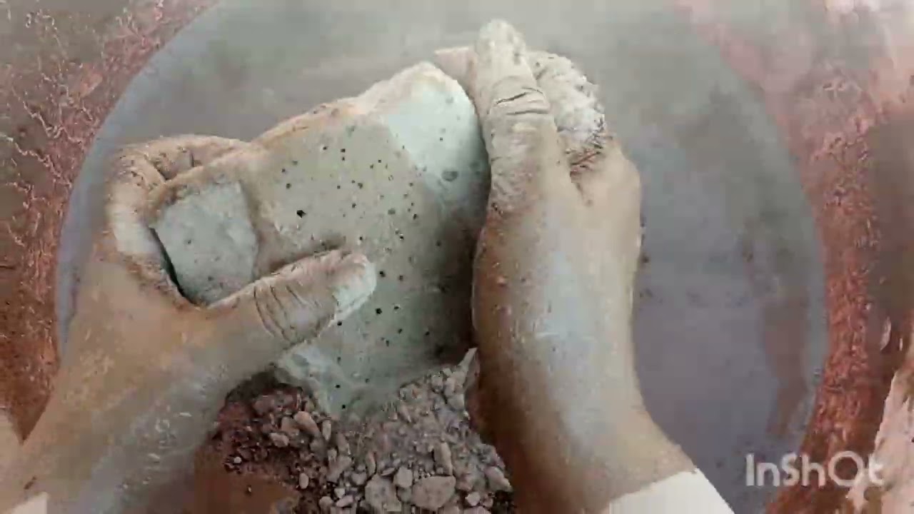 Pokkie mud water crumbling+ mixing 🤤♥️super satisfying 