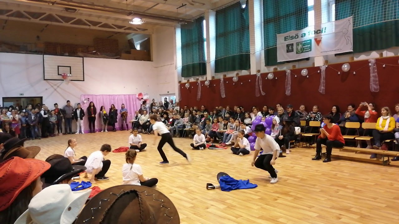 Gönczy Pál Katolikus Általános Iskola (Karácsond) - Farsangi bál - 5/b. osztály