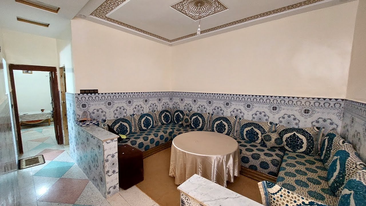 شقة واعرة كتسطي للبيع ثمن رخيص ومعها محل تجاري هدية وعلى الشارع كتحمق فرصة العمر وجاتك  اجي تشوف