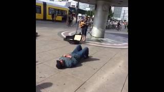 Straßenkünstler am Alex in Berlin