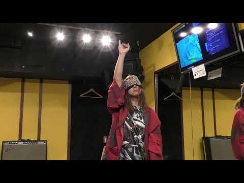 agt用に向けて目隠しをして手話やってます】LiSA 炎